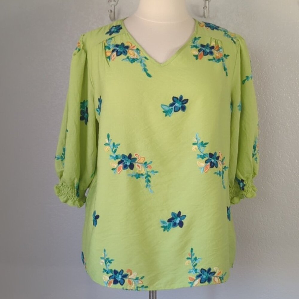 Kindred 2X Blouse  Green Blue Embroidered Florals 3/4 Sleeve